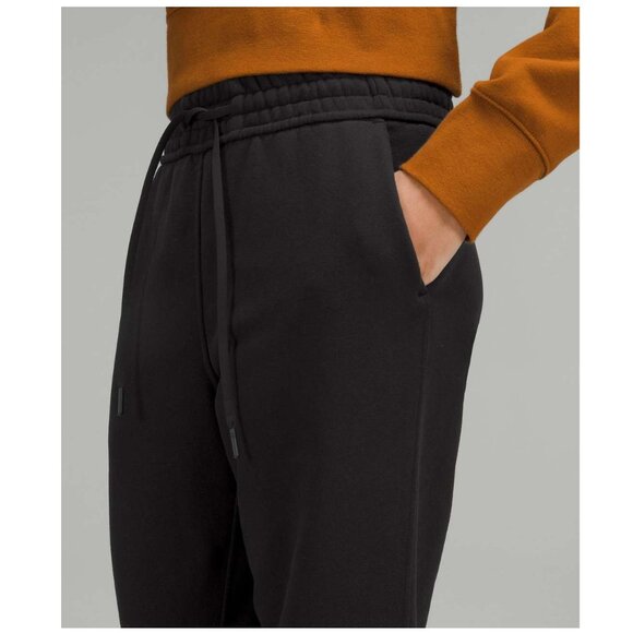 Lululemon Loungeful High-Rise Cropped Jogger 24" / Size 4 / Black Fleece - Picture 3 of 10